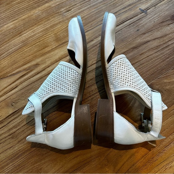 House of Harlow 1960 Esperanza Flats Women’s White Leather Ankle Strap Shooties - Picture 5 of 16